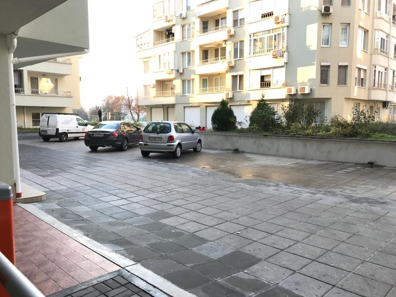 Bright, Comfortable And Cozy Apartment Burgas Bagian luar foto